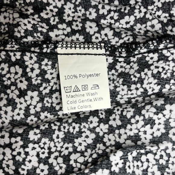 SHEIN Ditsy Floral Print Split Thigh Skirt - Picture 8 of 8